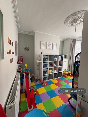 3 bedroom terraced house to rent - Photo 3