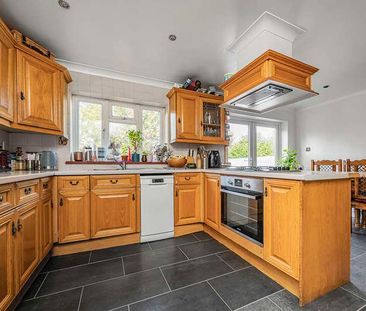 Harefield Road, Uxbridge, UB8 - Photo 2