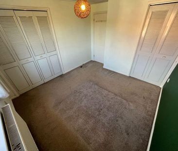 2 bedroom end of terrace house to rent - Photo 3