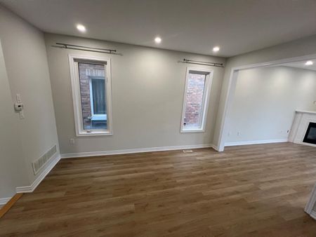 For Lease - 36 Turnhouse Crescent, Markham, Ontario - Photo 2