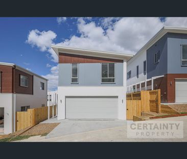 13 Stonewood Cct, Oxenford, Qld 4210 - Photo 3