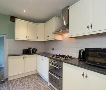 1 bedroom in a house share to rent - Photo 6