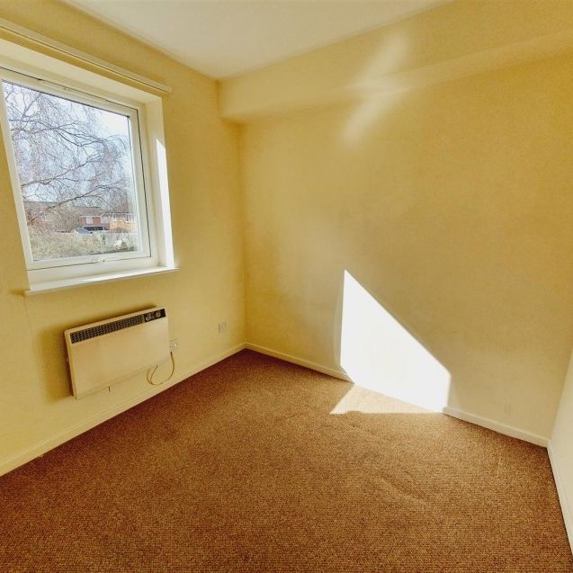 2 Bedroom Flat to Rent in Haweswater Road, Kettering, Northants, NN16 - Photo 1