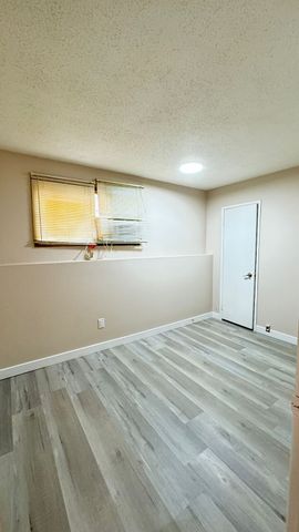 7 - 4524 75 Street Northwest, Calgary - Photo 3