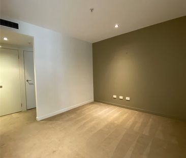 616/100 Harbour Esplanade - Photo 3