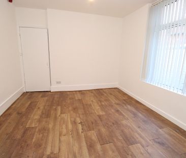 To Let 2 Bed Ground Floor Flat - Photo 3