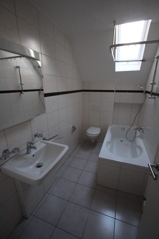 per sofort zu vermieten: helle 3.5 Zi-Wohnung im EG an zentraler Lage, mit eigener Waschmaschine, Bielstrasse 110 in 2540 Grenchen - Photo 3