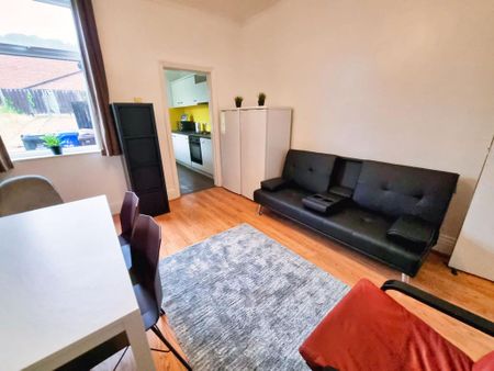 3 bedroom house share to rent - Photo 2