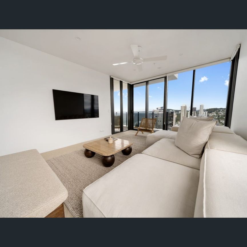 Serenó - Luxury Ocean Views with Pool and Gym - 6 month lease available - Photo 1