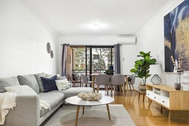 NEAT & TIDY 2 BEDROOM UNIT - Photo 1