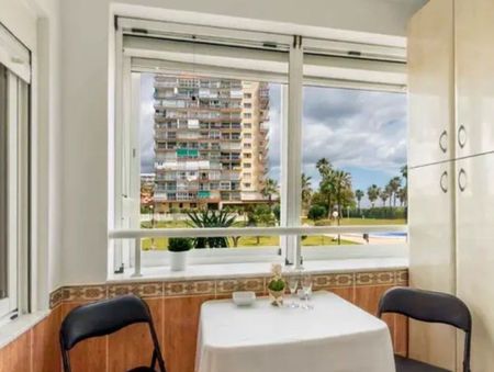 Alquiler de piso en Avenida Manuel Mena Palma - Foto 3