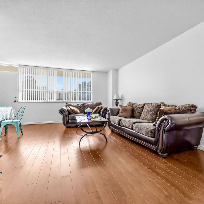 For Lease - 130 Neptune Drive Unit# 505, Toronto, Ontario - Photo 1