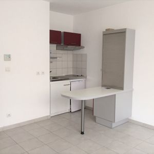 Studio - Aix-En-Provence (13100) - 24.25 m² - - Photo 2
