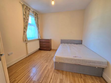 TWO BEDROOM FLAT TO RENT DALLAS ROAD HENDON NW4 - Photo 3