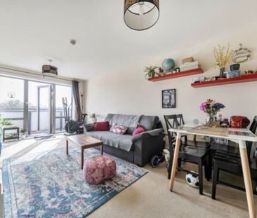 1 Bed Flat, Norwood Road, RG1 - Photo 1