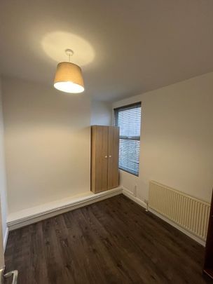 2 Bed Flat, Lea Bridge Road, E10 - Photo 1