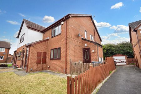 33, Farm Hill Road, Morley, Leeds, West Yorkshire, LS27 9RD - Photo 2