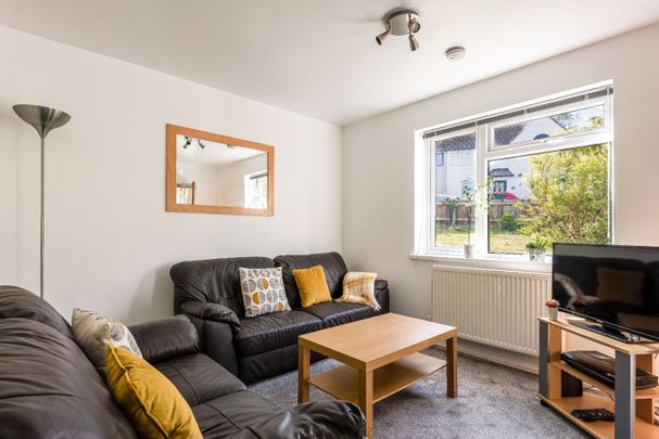 5 Bed Semi-Detached House, Hillside, BN2 - Photo 1