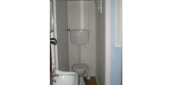 NEAT AND TIDY ONE BEDROOM FLAT - Photo 2