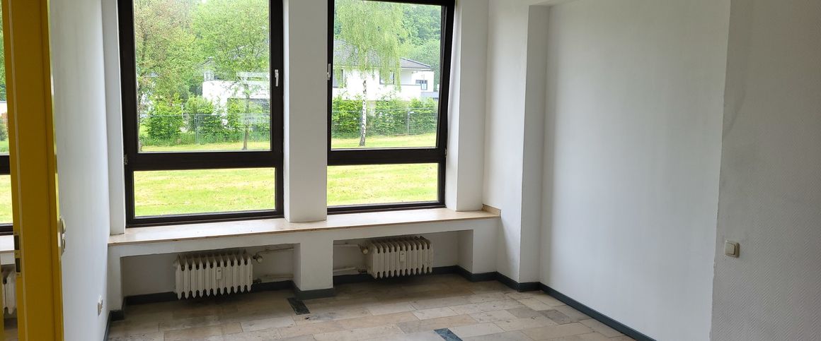 Helle 2 Zimmer Wohnung (Hochpaterre) zur Miete mit Balkon in ruhiger Wohngegend! - Photo 1