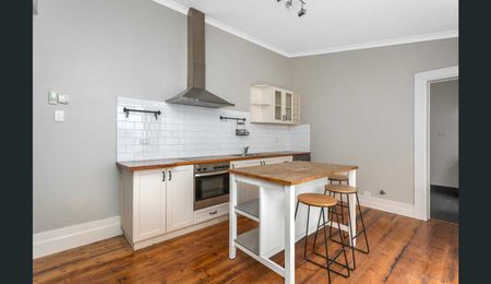 Register to Inspect / Charming Home in the Heart of Footscray – Prime Location with Parking! - Photo 4
