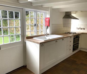 2 bedroom semi-detached house to rent - Photo 5