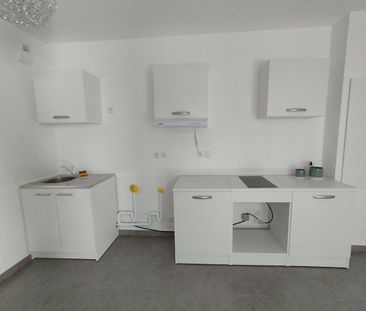 Appartement 2 pièces 38m2 MARSEILLE 3EME 850 euros - Photo 3