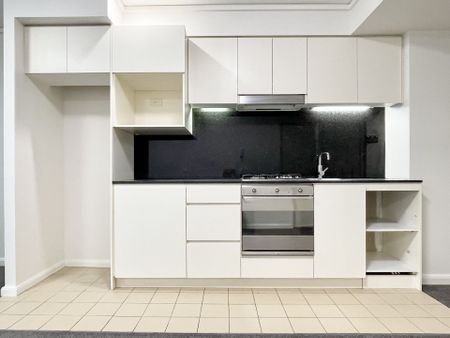 Extra Large Studio With A/C at the heart of Ultimo - 'Quadrant' - Photo 4