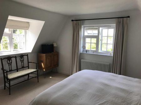 3 bedroom end of terrace house to rent - Photo 4