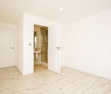 2 bedroom penthouse to rent - Photo 4