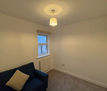 2 Bed Flat, Lynmouth Road, RG1 - Photo 2