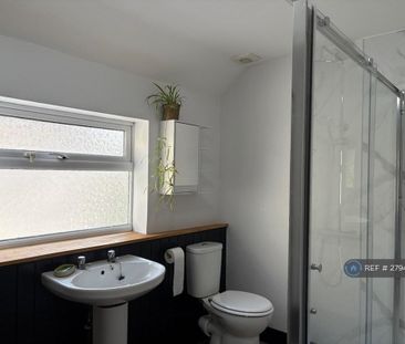 2 bedroom semi-detached house to rent - Photo 5