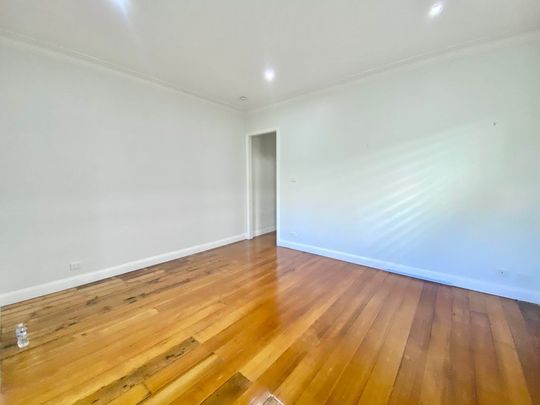37 Laman Street, Cooks Hill - Photo 1
