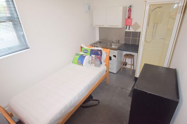 Vicarage Road, Watford - Photo 1