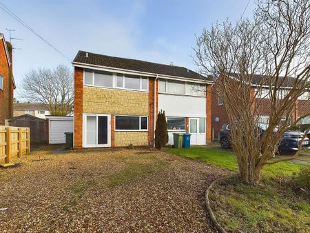 3 bedroom semi-detached house to rent - Photo 5