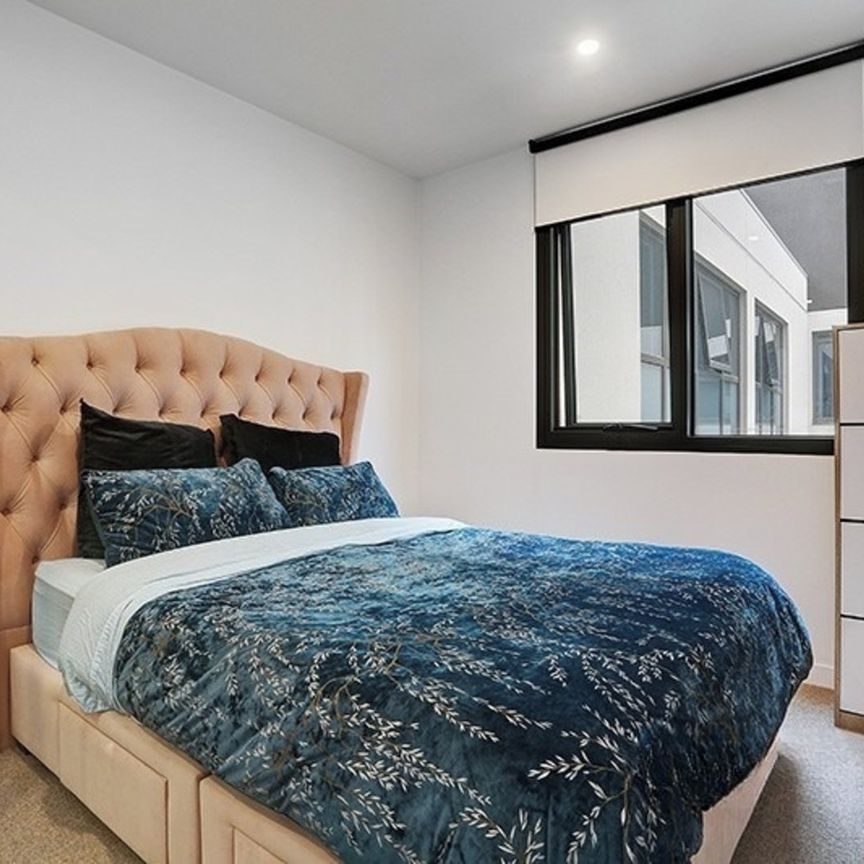 Modern Urban Living in South Melbourne - Photo 1