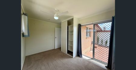 Four Bedroom Brick Home - Photo 3