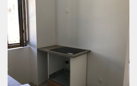 Location Appartement P2 rénové(e) Nimes - Photo 5