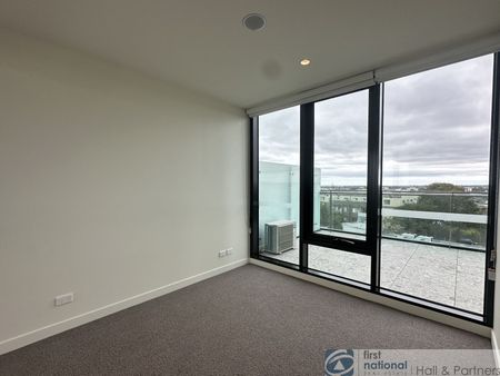 Welcome to THE LONSDALE - Photo 2
