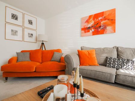 3 bedroom semi-detached house to rent - Photo 3