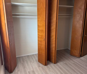 1 BDRM/1 BATH - 2315 7TH ST E - Available NOV 1 - Photo 2