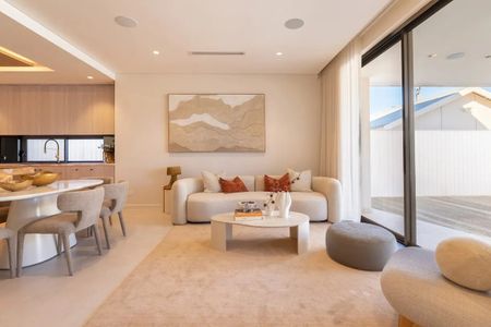 Architectural Luxury in a Prime Beachside Location - Photo 2