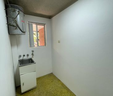 Freshly Renovated 2-Bedroom Unit in Prime Location - Photo 4