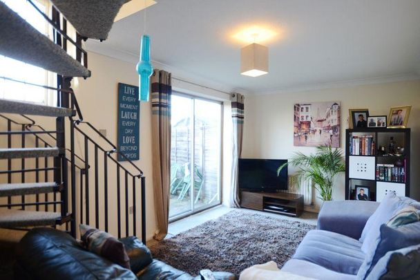 2 bedroom terraced house to rent - Photo 1