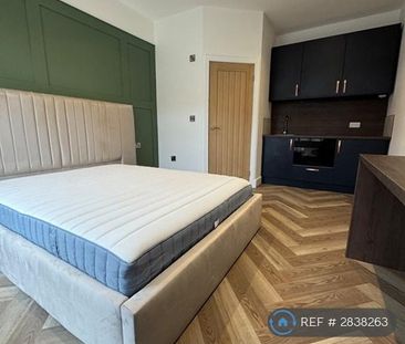 1 bedroom in a house share to rent - Photo 3