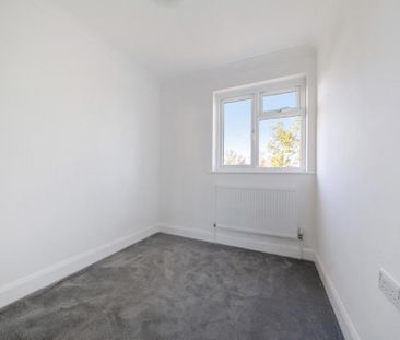 3 bedroom end of terrace house to rent - Photo 4