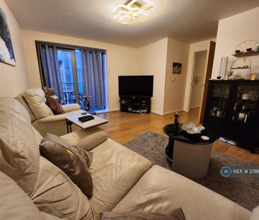 2 bedroom penthouse to rent - Photo 3