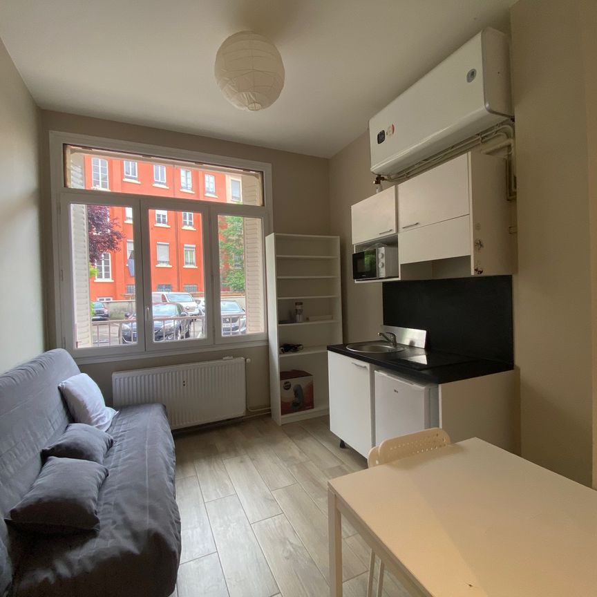 Location Appartement 1 pièce 13m² LYON 3ème - Photo 1