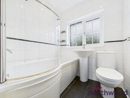3 bedroom mews to rent - Photo 5