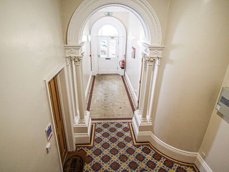 Apt 10, 21 Hyde Terrace - Photo 3